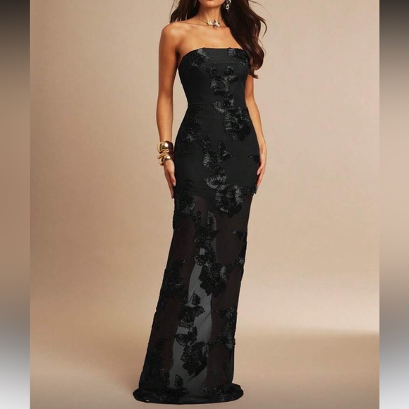 Elegant Black Strapless Evening Gown